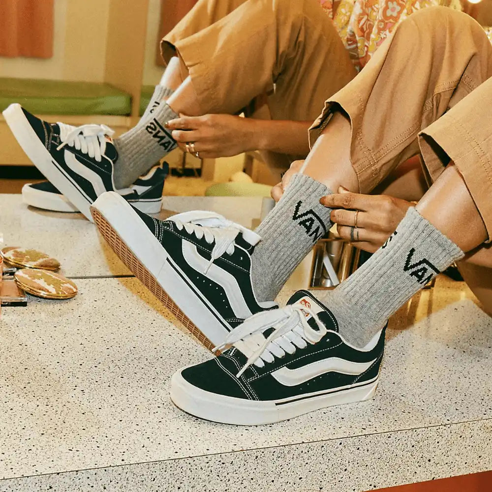Zapatillas Knu Skool Negro Blanco