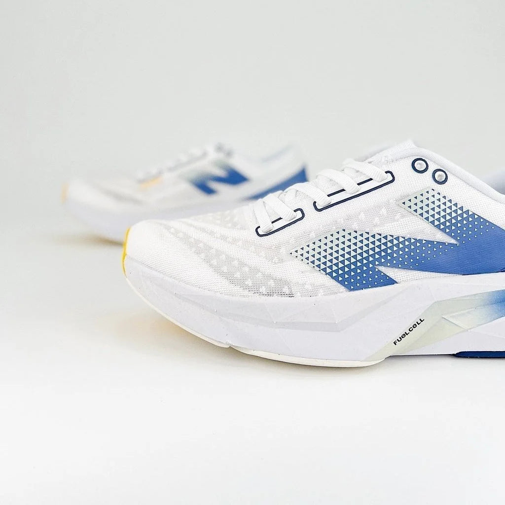 Zapatillas FuelCell Rebel V4 - Blue limited