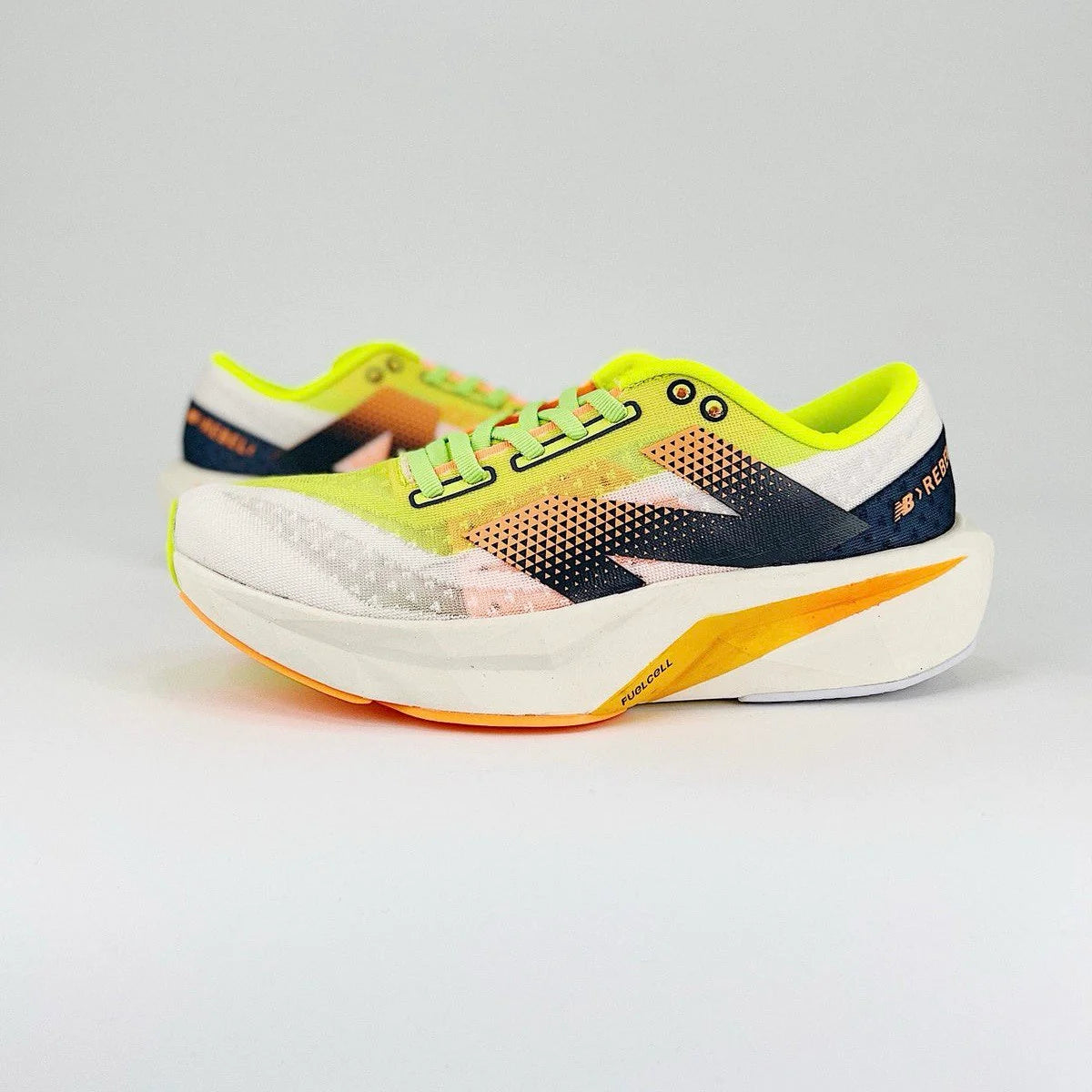 Zapatillas FuelCell Rebel V4 - Collor