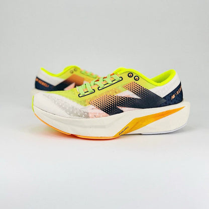 Zapatillas FuelCell Rebel V4 - Collor