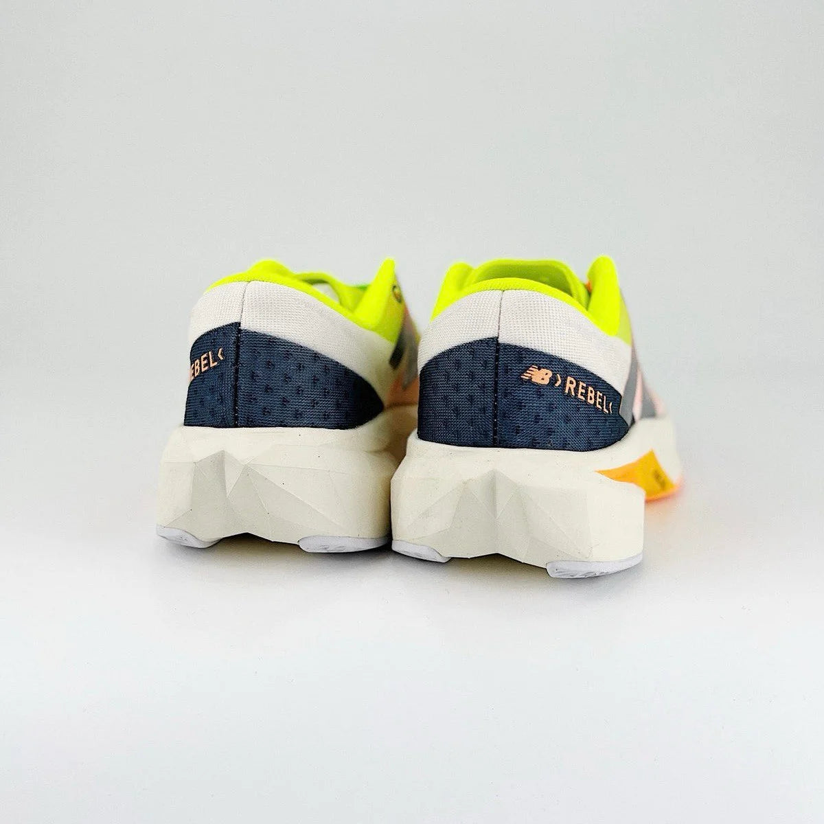 Zapatillas FuelCell Rebel V4 - Collor