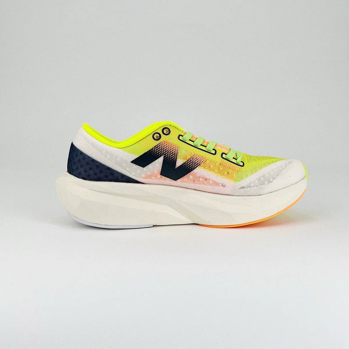 Zapatillas FuelCell Rebel V4 - Collor