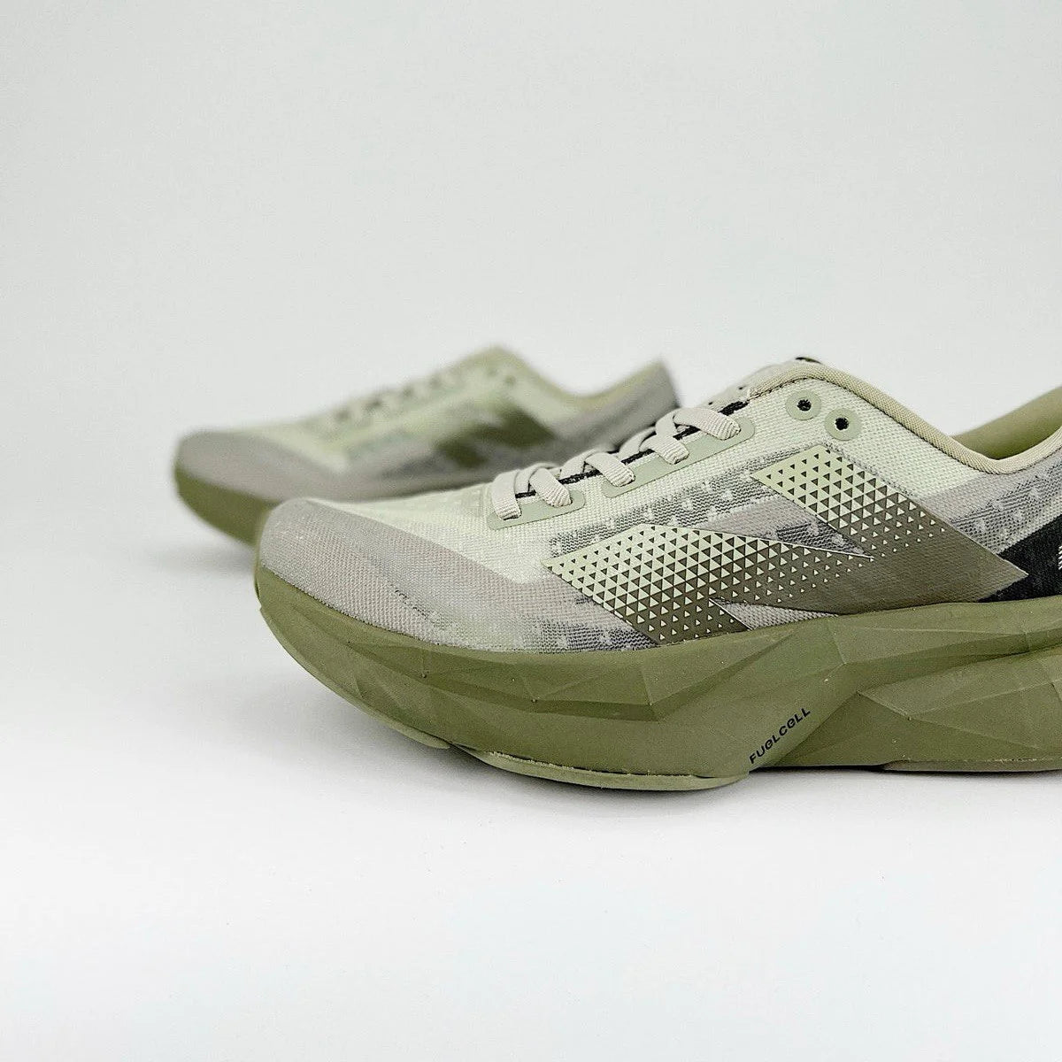 Zapatillas FuelCell Rebel V4 - Verde Militar